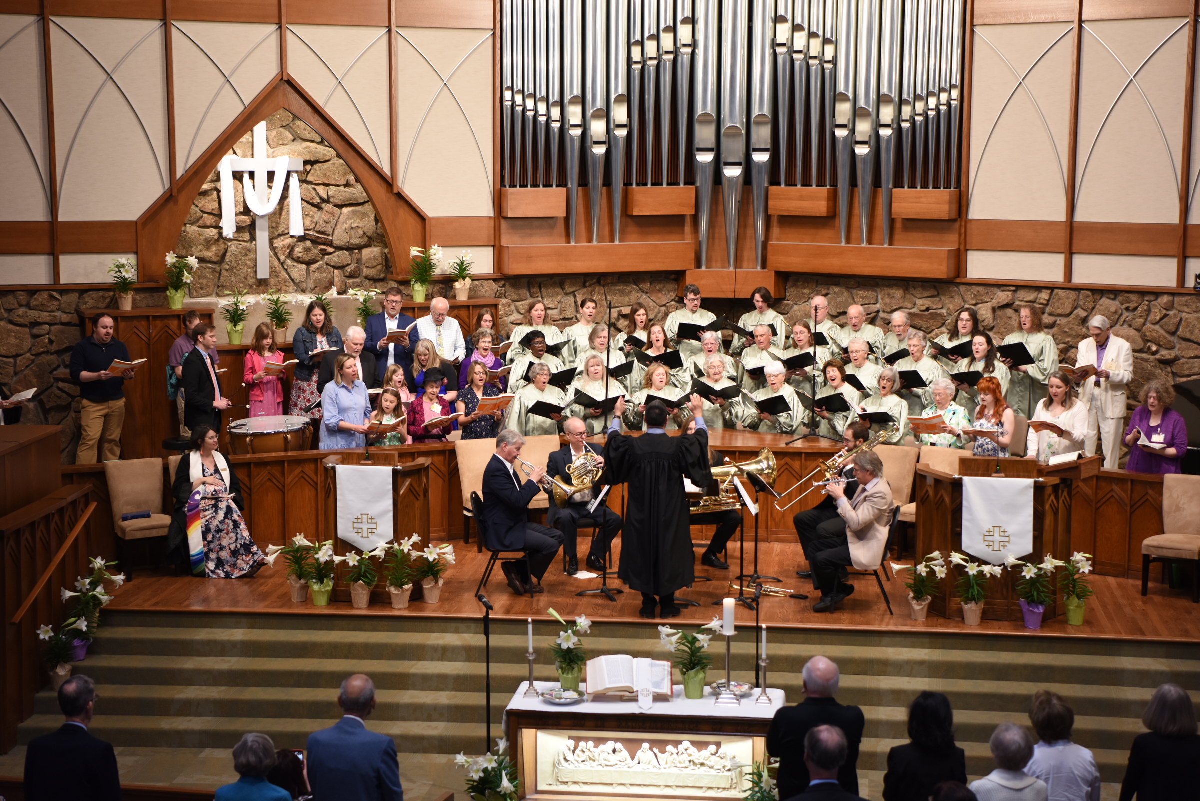 Worshipping our God of love with excellent music.